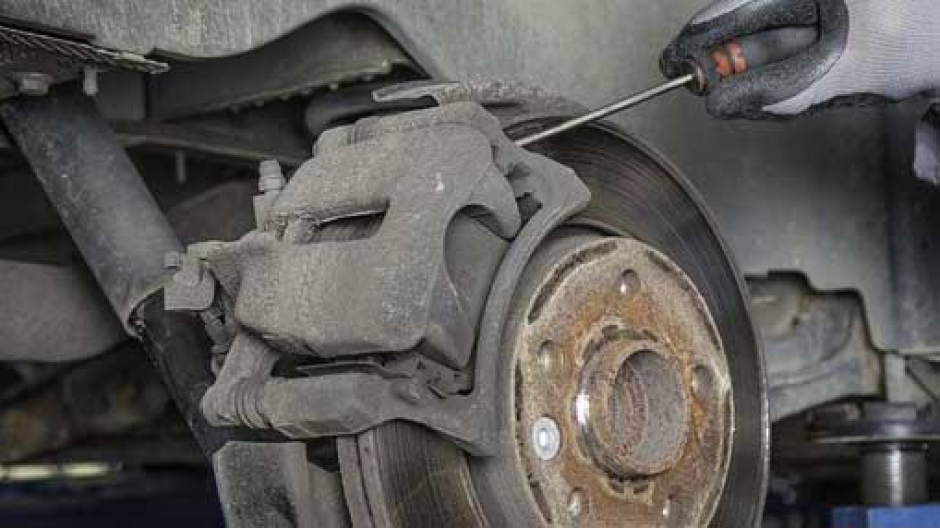 Abusivismo delle officine: la Polizia chiude e sanziona tre esercizi in provincia